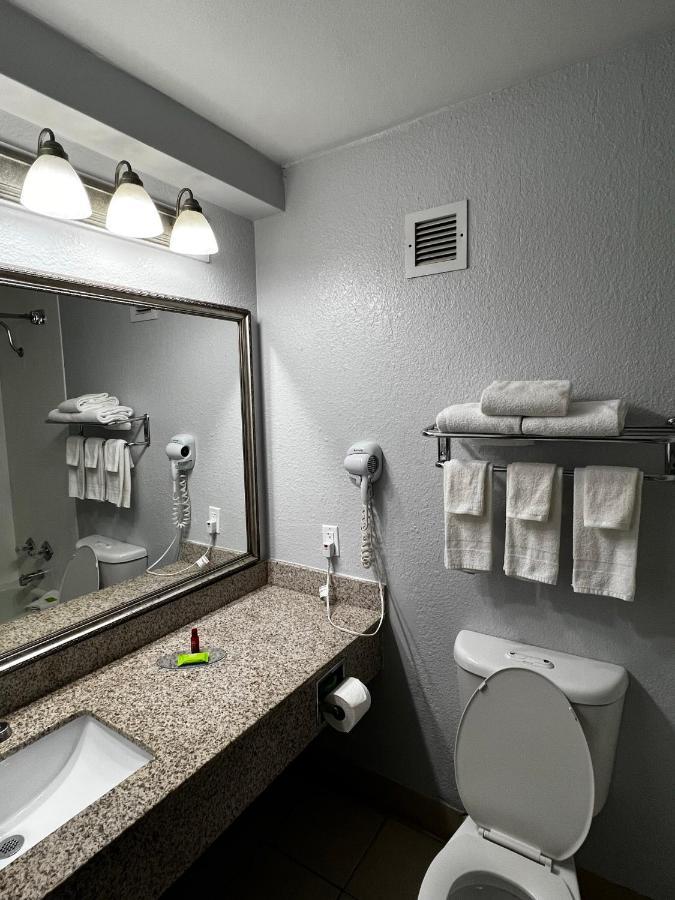 Super 8 By Wyndham Fort Worth Entertainment District エクステリア 写真