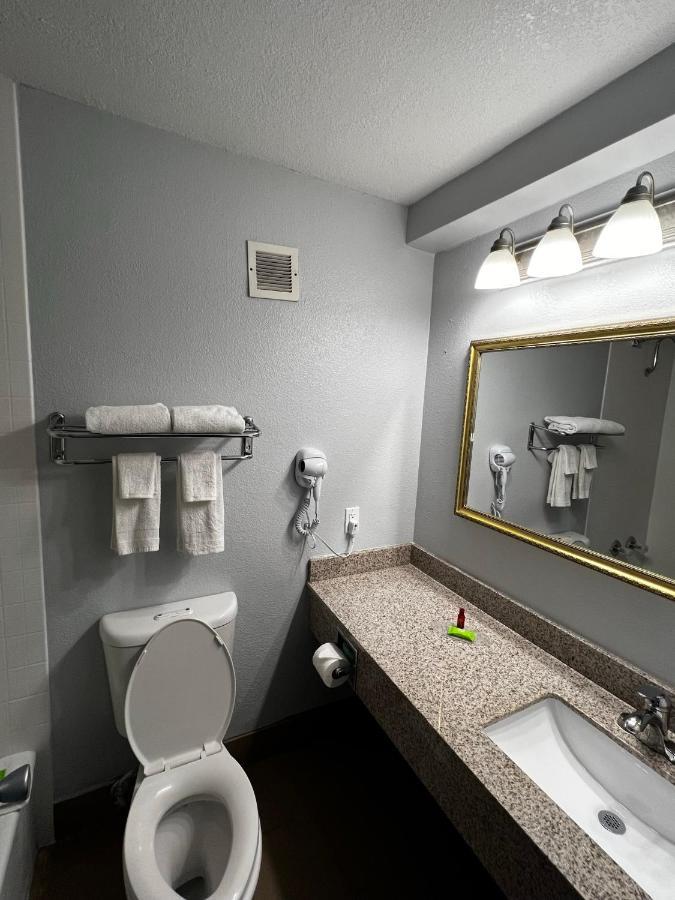 Super 8 By Wyndham Fort Worth Entertainment District エクステリア 写真